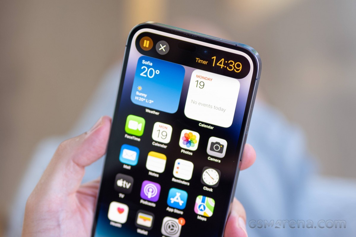 iphone-3-1701247740.jpg