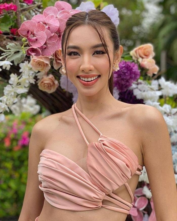 thu-nhap-cua-thuy-tien-4-1701319952.jpg