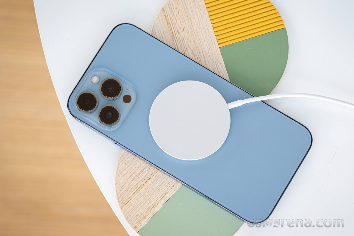iphone-9-1701945267.jpg