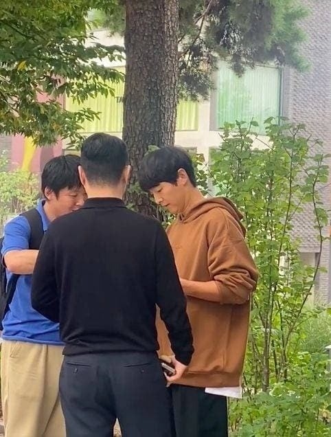 song-joong-ki-2-1701940072.jpg