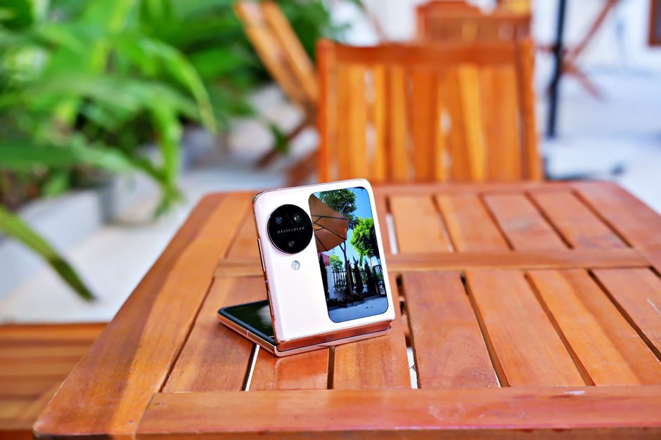 oppo-13-1702607060.jpg