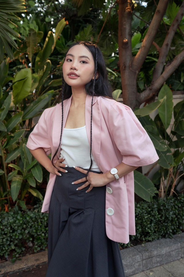 phuong-my-chi-sau-on-ao-3-1702887588.jpg