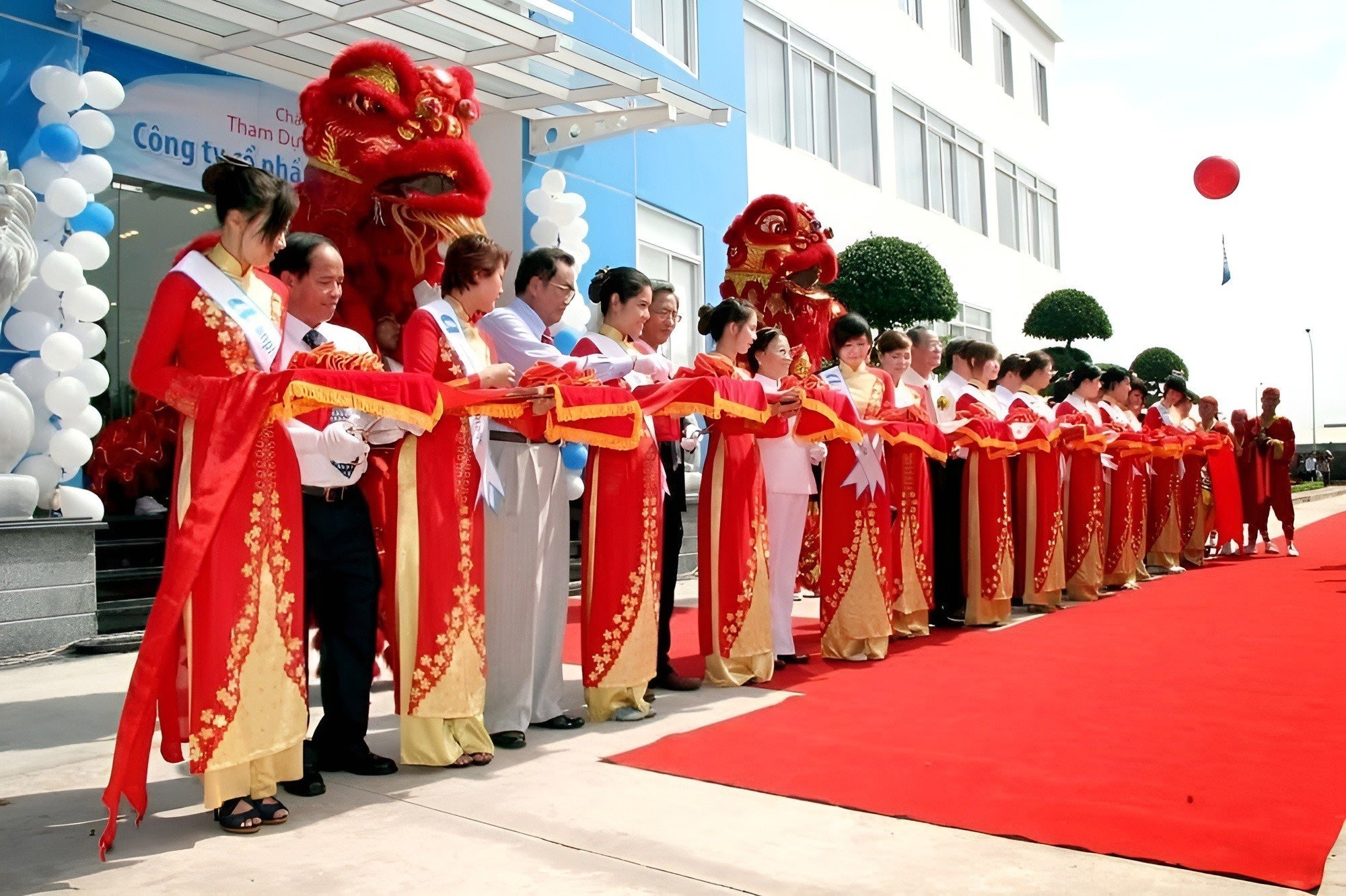 xem-ngay-mo-hang-nam-2024-gia-chu-quy-ty-1702981418.jpg