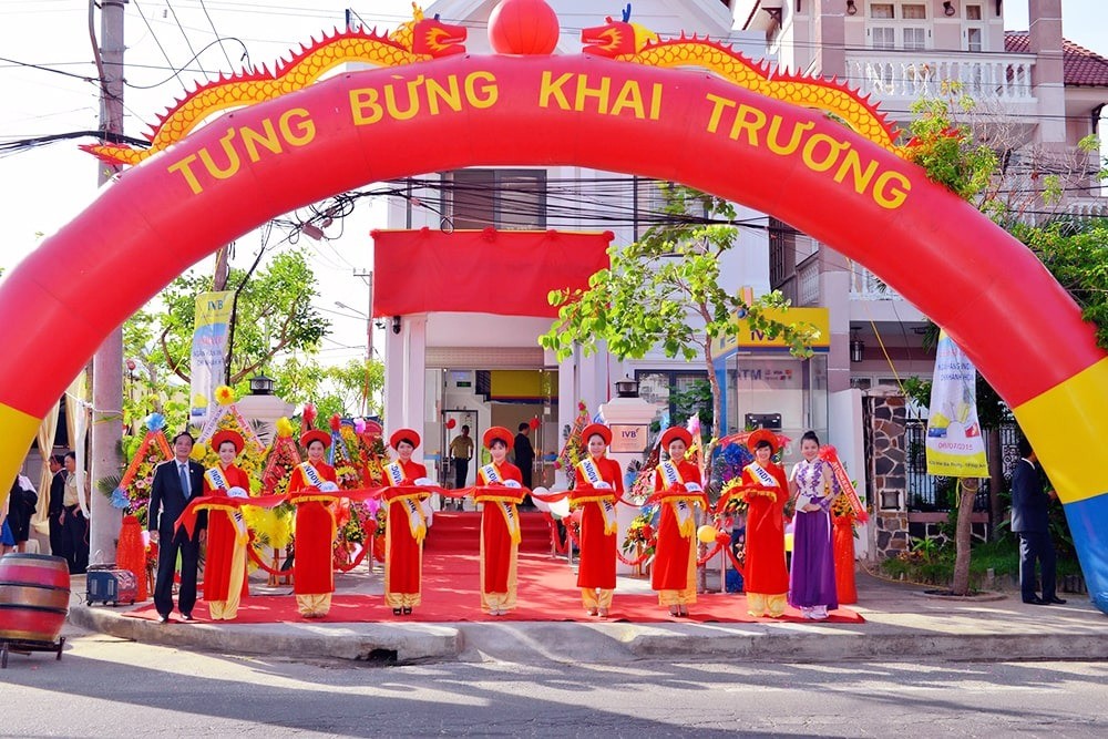 xem-ngay-mo-hang-khai-truong-nam-2024-1-1703585476.jpg