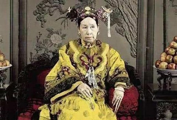 tu-hi-thai-hau-3-1703760171.jpg