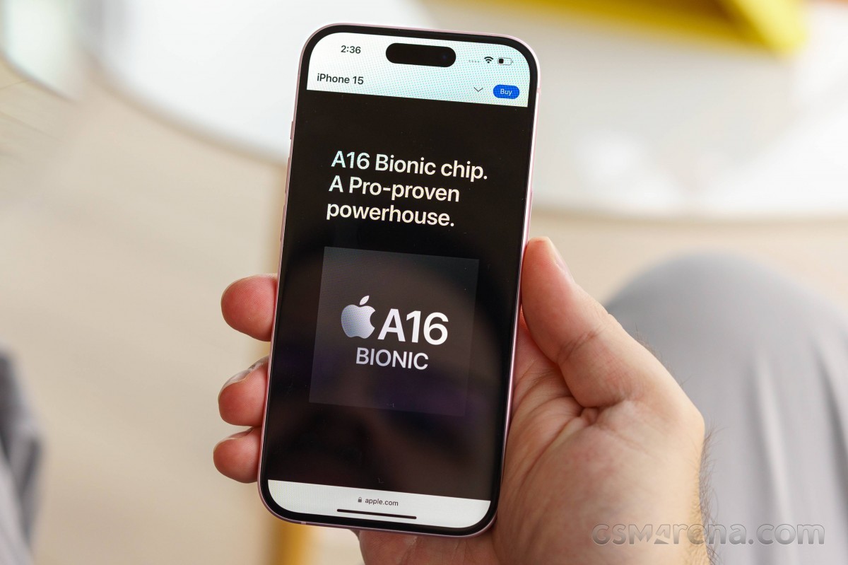 iphone-12-1703820165.jpg