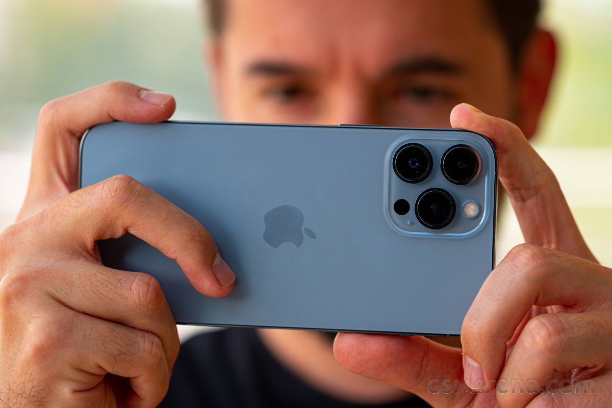 iphone-15-1704359996.jpg