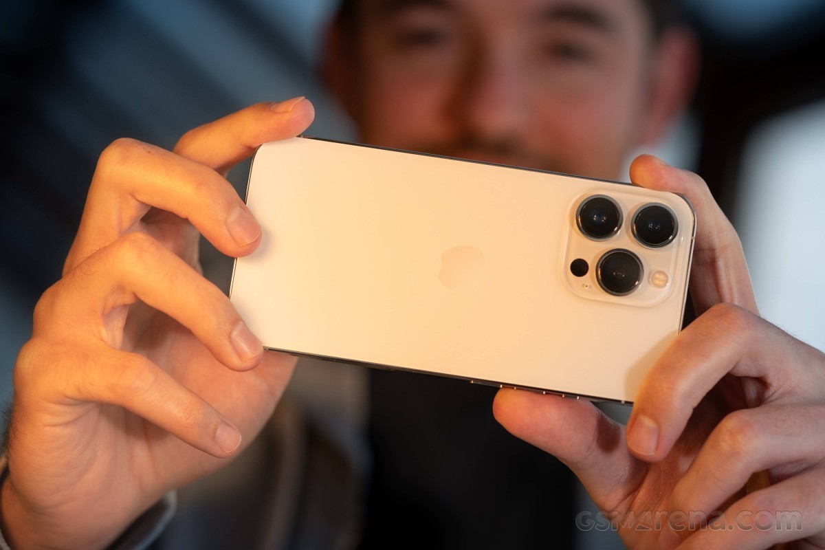 iphone-8-1704684642.jpg