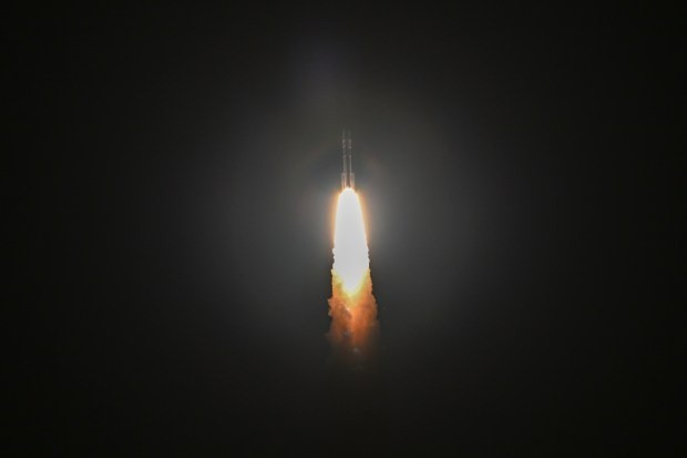 tau-vu-tru-3-1704783194.jpg