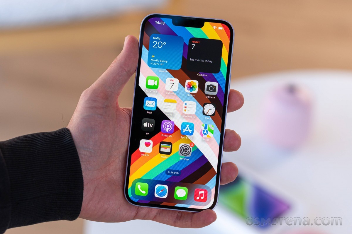 iphone-3-1705398941.jpg