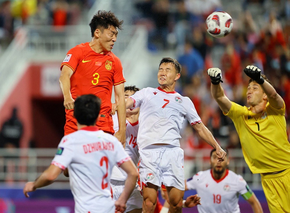 2024-01-13t161200z-1386818959-up1ek1d18zxgk-rtrmadp-3-soccer-asiancup-chn-tjk-report-1362-1705428621.jpg