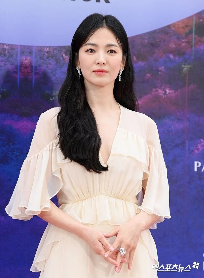 song-hye-kyo-3-1705485913.jpg