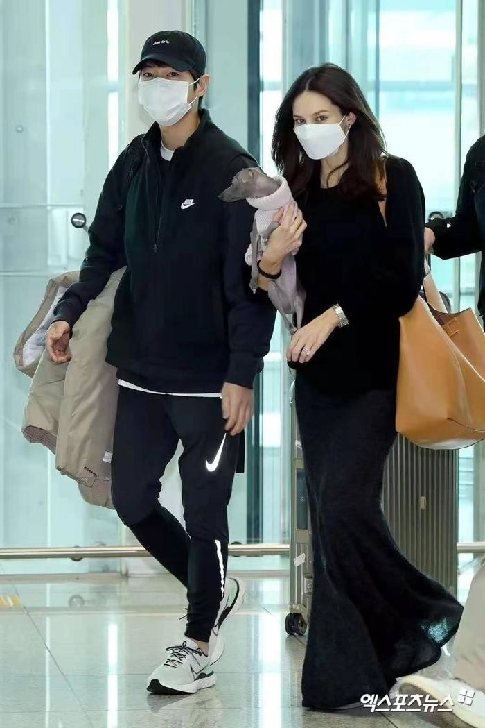 song-joong-ki-2-1705575909.jpg