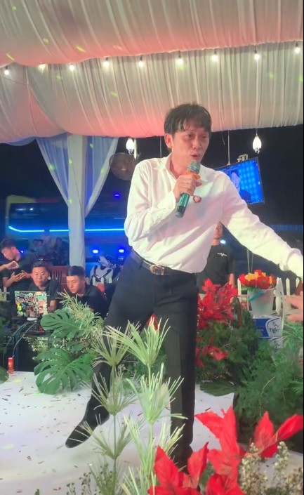 hoai-linh-2-1705851990.jpg