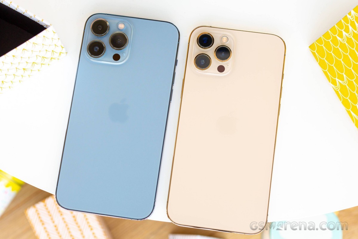 iphone-4-1705983580.jpg