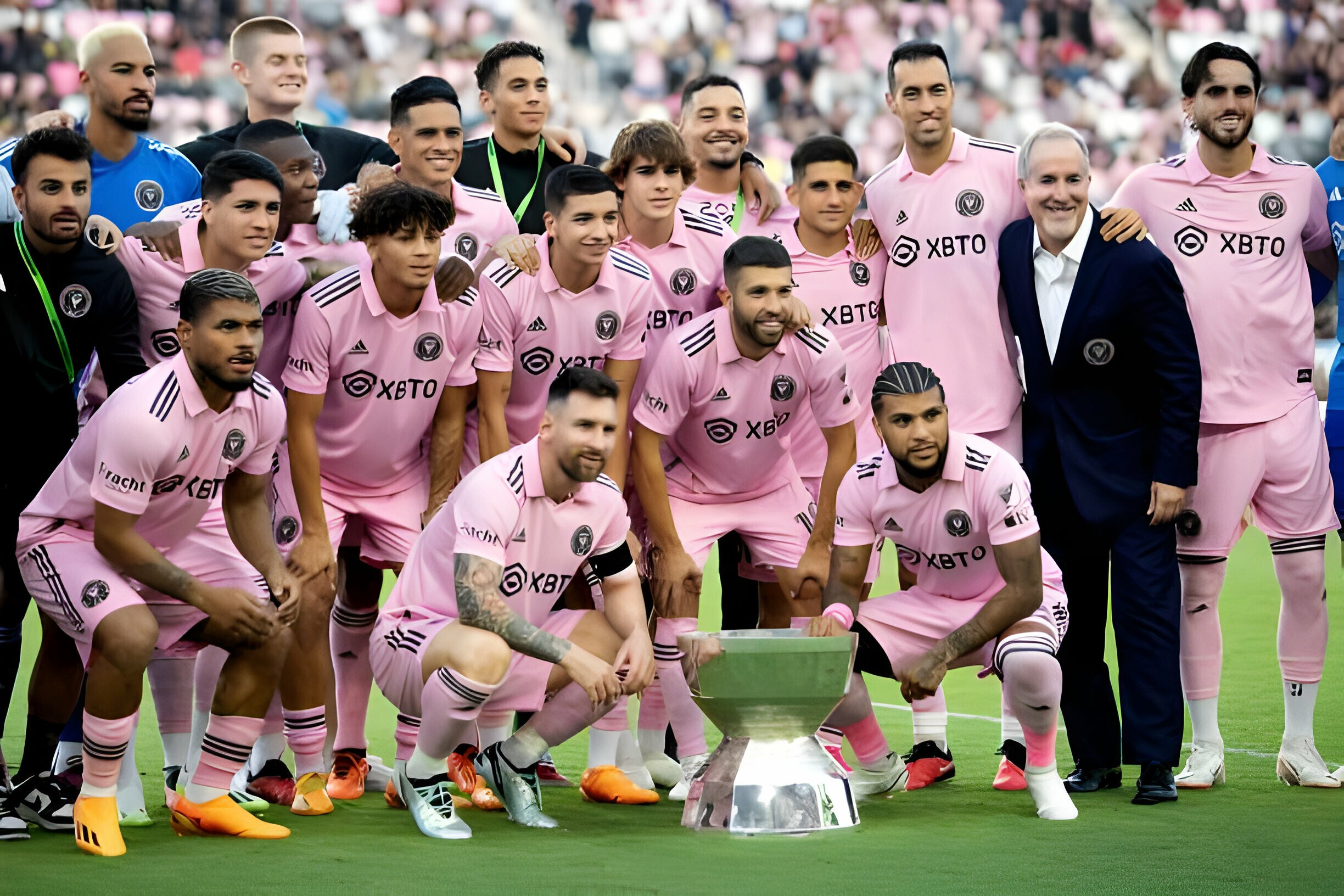 messi-inter-miami-vo-dich-1706152341.jpg