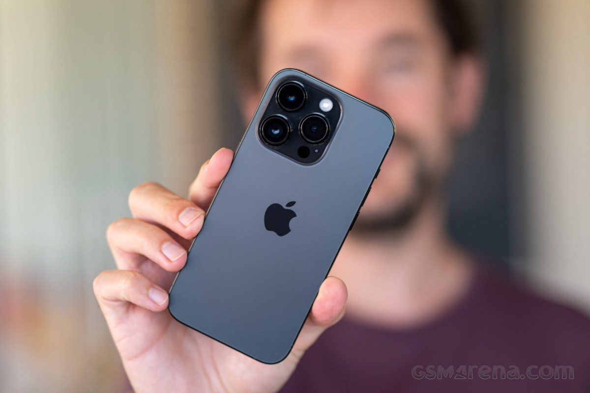 iphone-4-1706348572.jpg