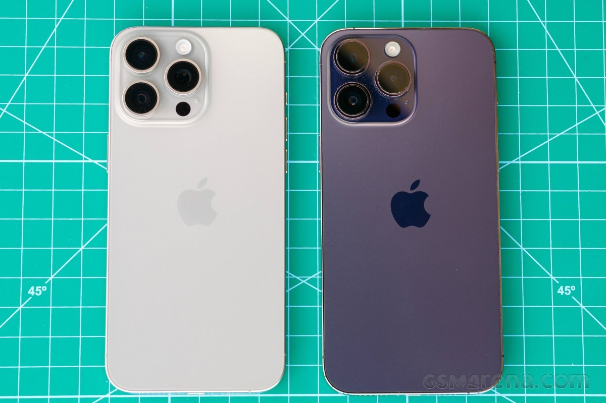 iphone-3-1707475052.jpg