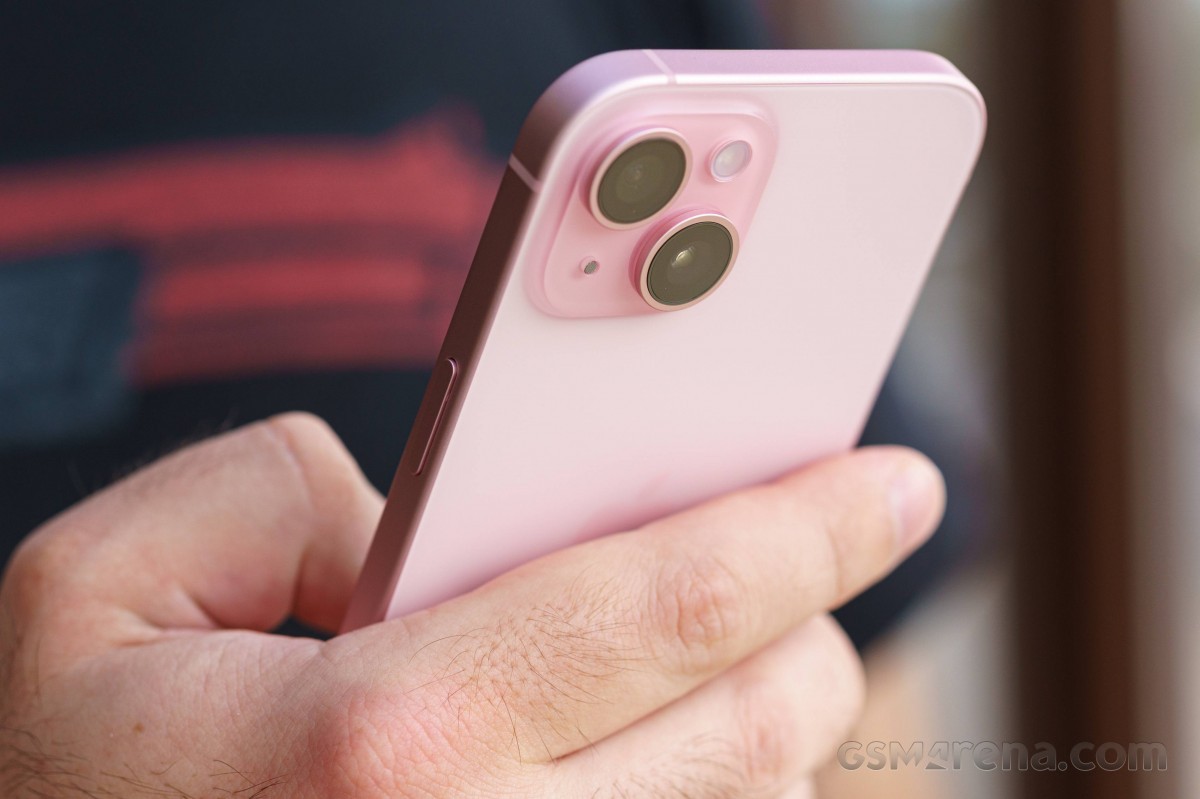 iphone-3-1707820844.jpg