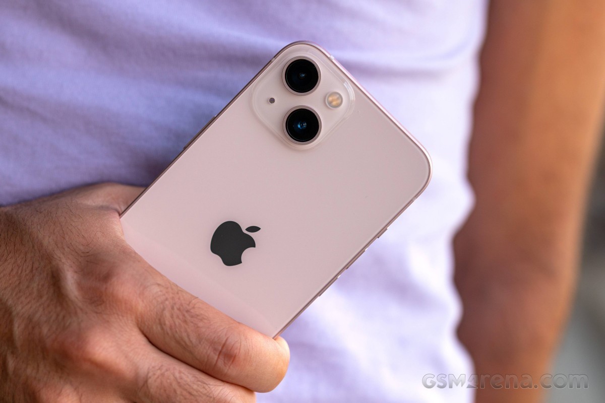 iphone-3-1708422802.jpg