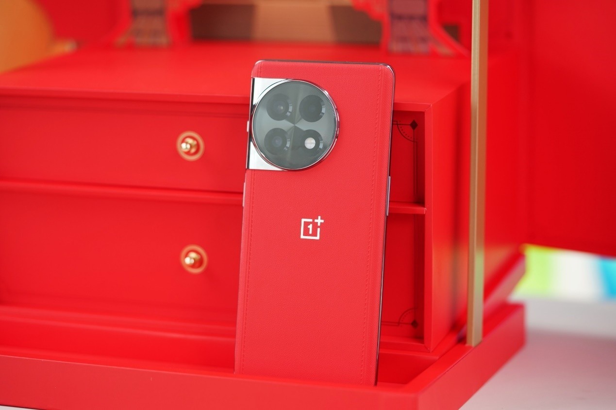 oneplus-ace-2v-2-1708504679.jpg
