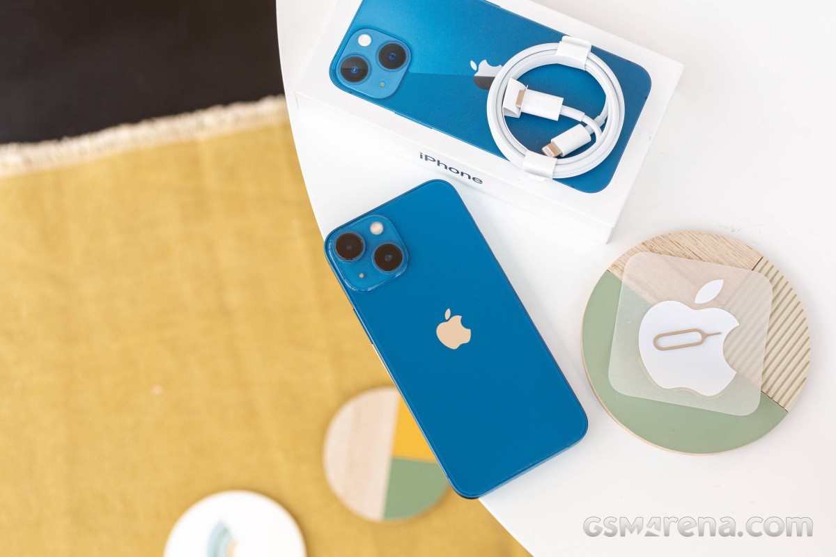 iphone-2-1708919364.jpg