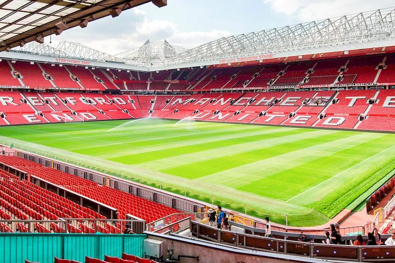 san-van-dong-old-trafford-tour-old-trafford-aivivu-1709114199.jpg