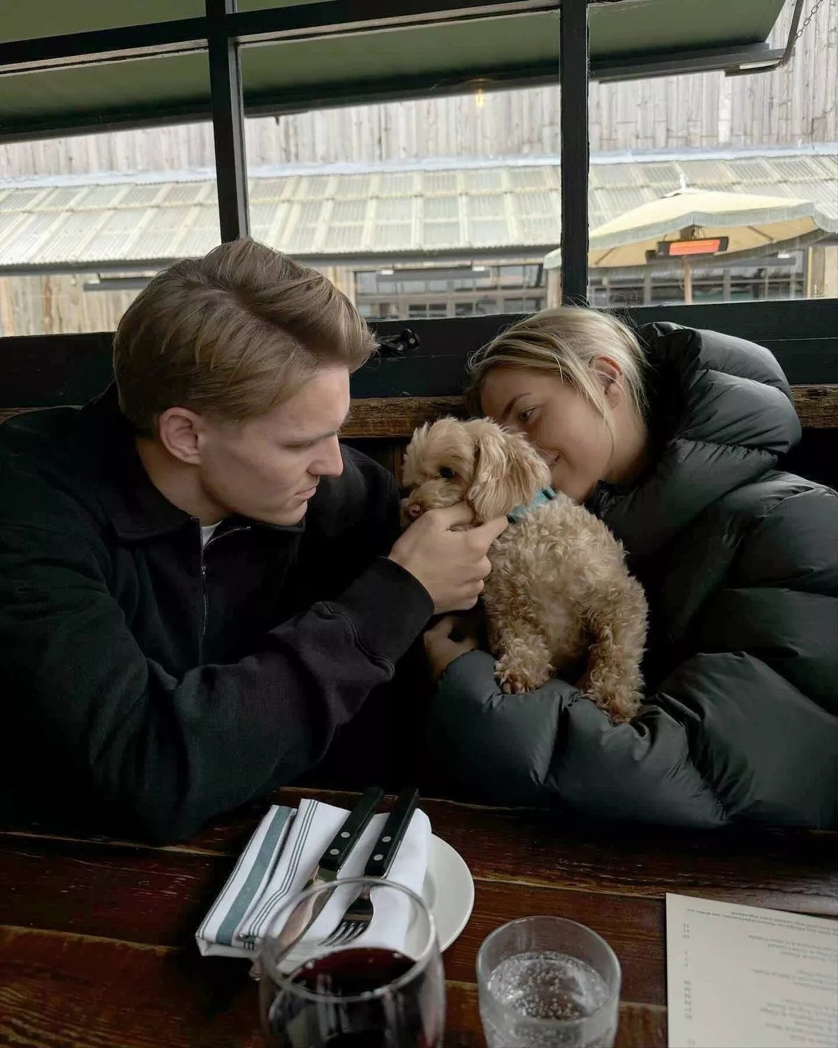 0-main-pics-arsenal-star-martin-odegaard-poses-for-rare-snap-with-gorgeous-dancer-wag-helene-spilli-1709261724.jpg