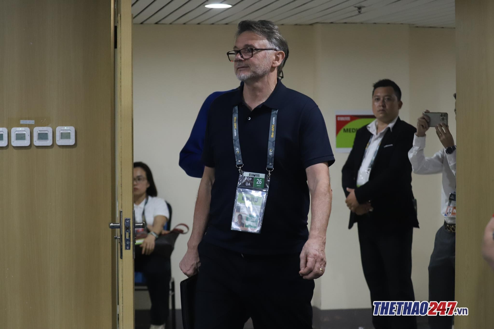 troussier-out-1-1711496398.jpg