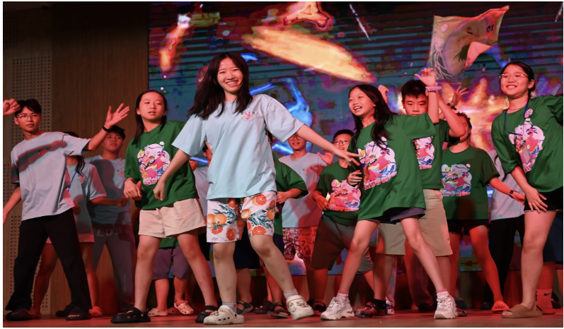 tiet-muc-day-soi-dong-va-cam-xuc-cua-cac-em-nho-dem-gala-tong-ket-1783486524.png