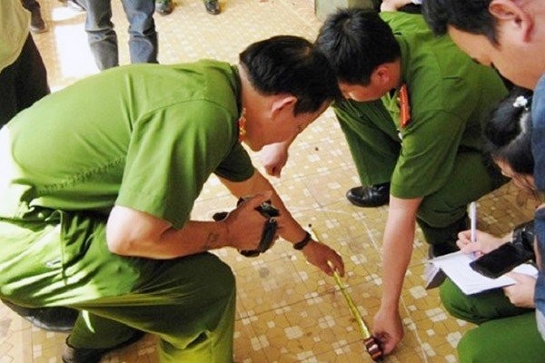 ba-ria-vung-tau-chong-dung-da-danh-vo-tu-vong-roi-den-cong-an-dau-thu-1646754366.jpg