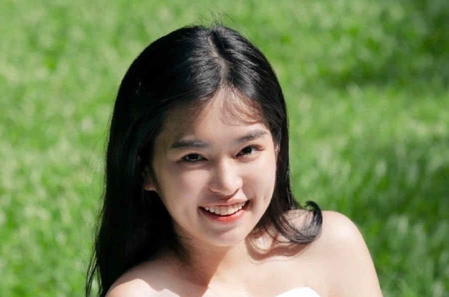 do-khanh-van-mat-biec-bi-cong-dong-mang-che-xuong-sac-1657725563.jpg