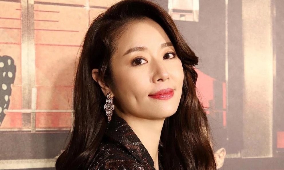 dien-vien-lam-tam-nhu-bat-ngo-bi-cuon-vao-vu-lua-dao-cua-mot-hotgirl-1663916882.jpg