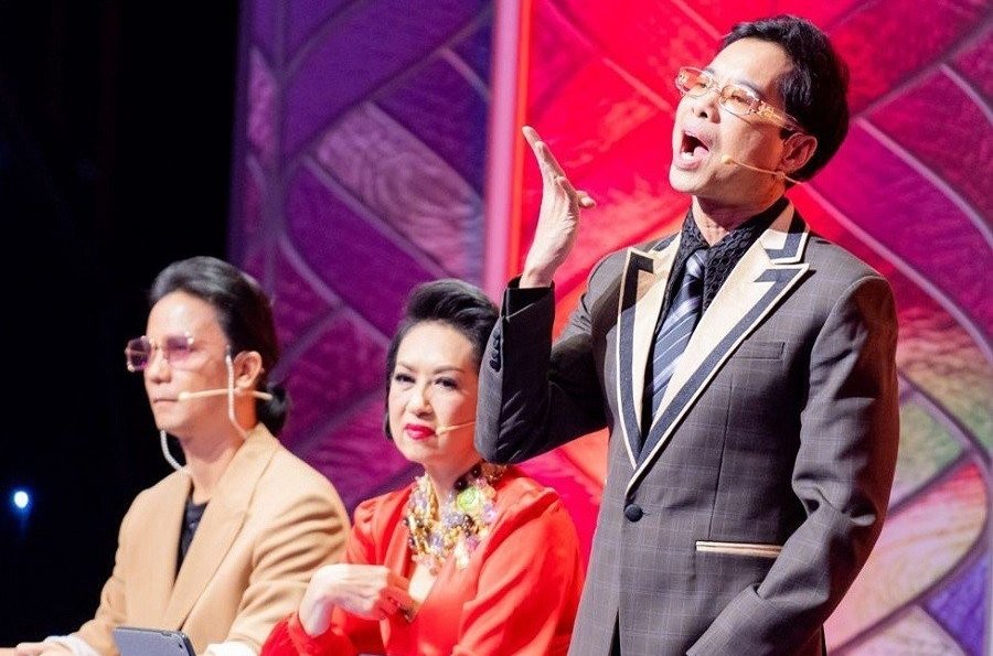 ong-hoang-nhac-sen-ngoc-son-ang-thi-sinh-hat-bolero-thieu-cam-xuc-3-1664350599.jpg