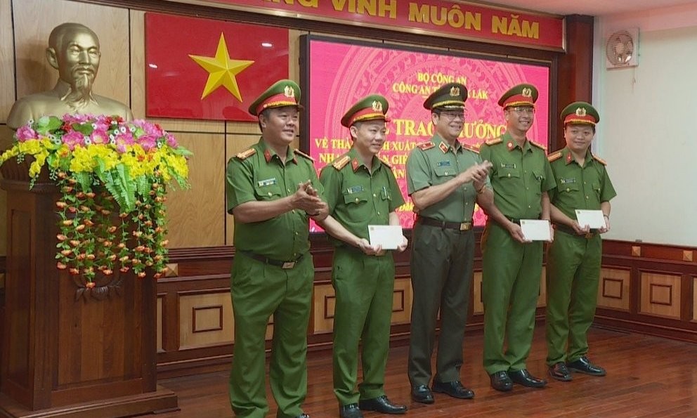 thuong-nong-3-don-vi-tham-gia-bat-doi-tuong-gay-an-sau-3-ngay-ra-tu-1665471213.jpg