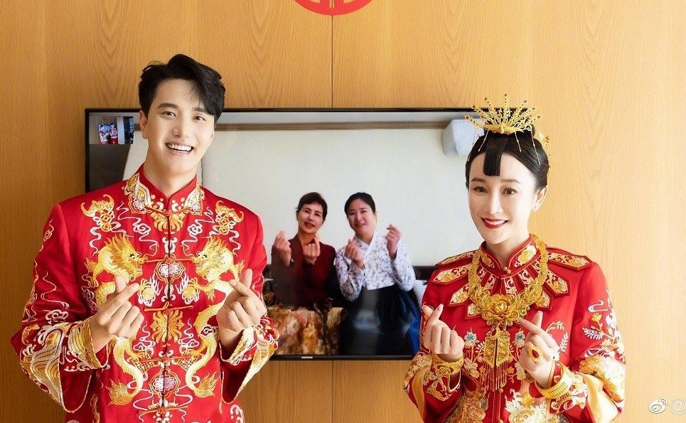 my-nhan-thien-long-bat-bo-deo-triu-vang-trong-ngay-cuoi-11-1666599507.jpg