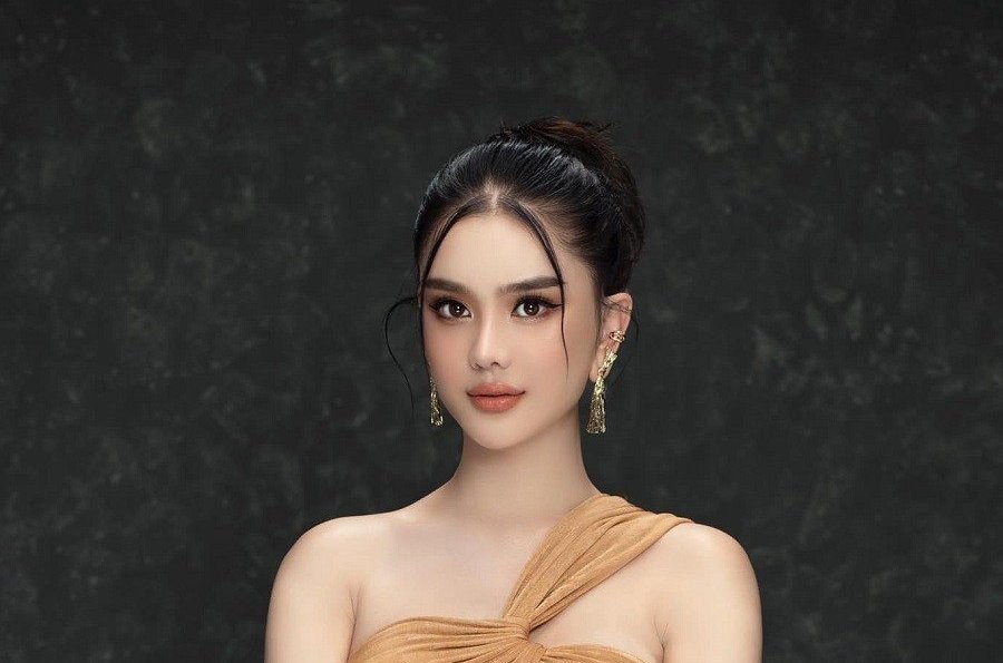 tinh-hinh-suc-khoe-moi-nhat-cua-ca-si-lam-khanh-chi-sau-ca-phau-0-1666769200.jpg