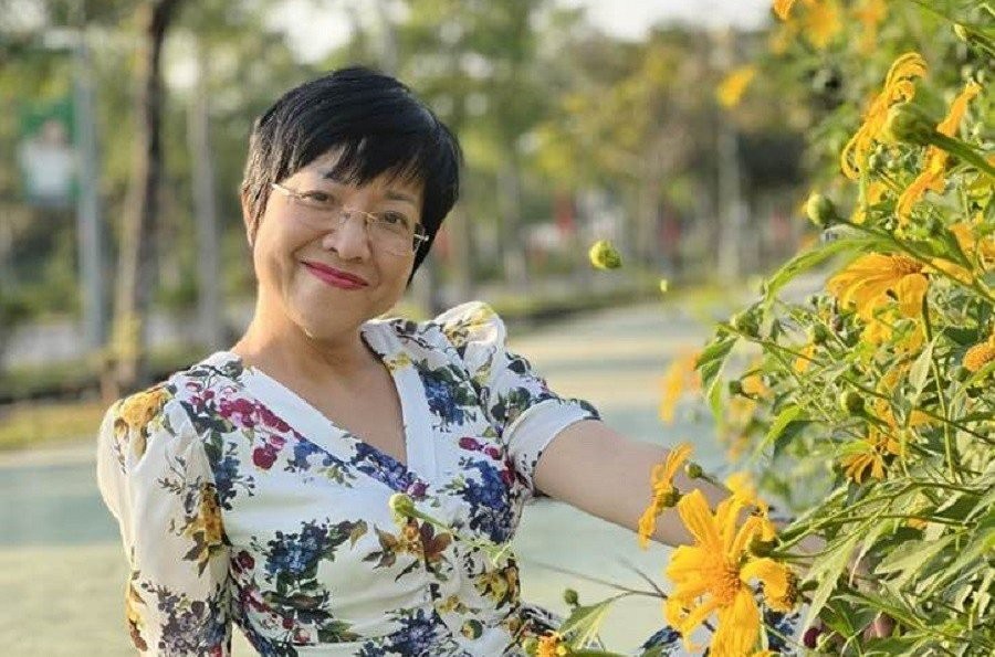phan-ung-cua-mc-thao-van-khi-bi-khan-gia-nham-la-vo-nghe-si-tu-long-1669279624.jpg