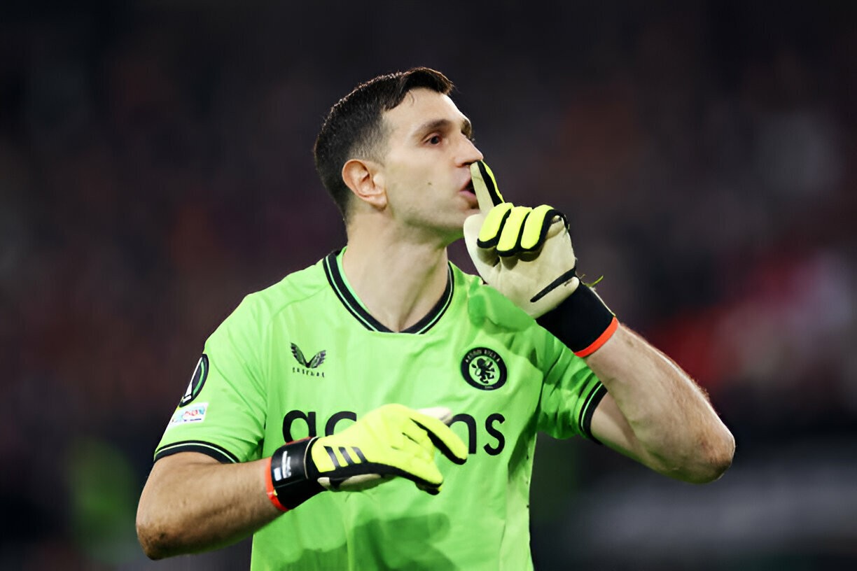 emiliano-martinez-1713476049.jpeg