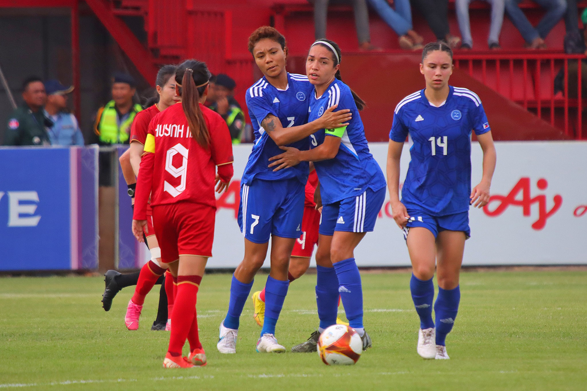 pff-wnt-vie-phi-seag-2023-1689302200.jpg