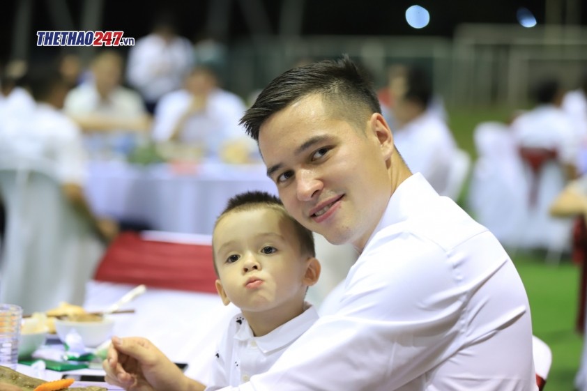 chu-tich-ldbd-viet-nam-co-dong-thai-moi-voi-filip-nguyen-320763-071243-1695970402.jpg