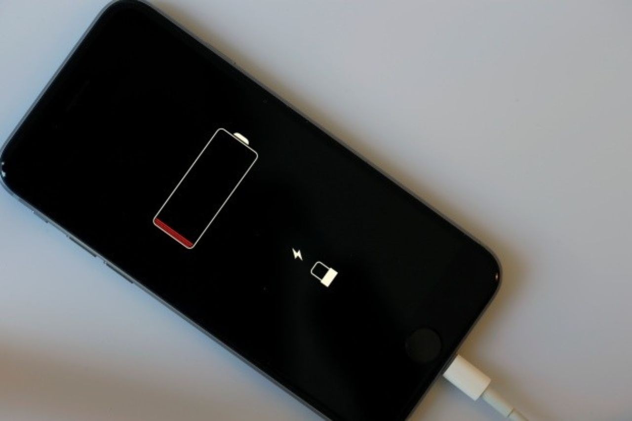 4-sai-lam-ngon-pin-iphone-1685700418.jpg