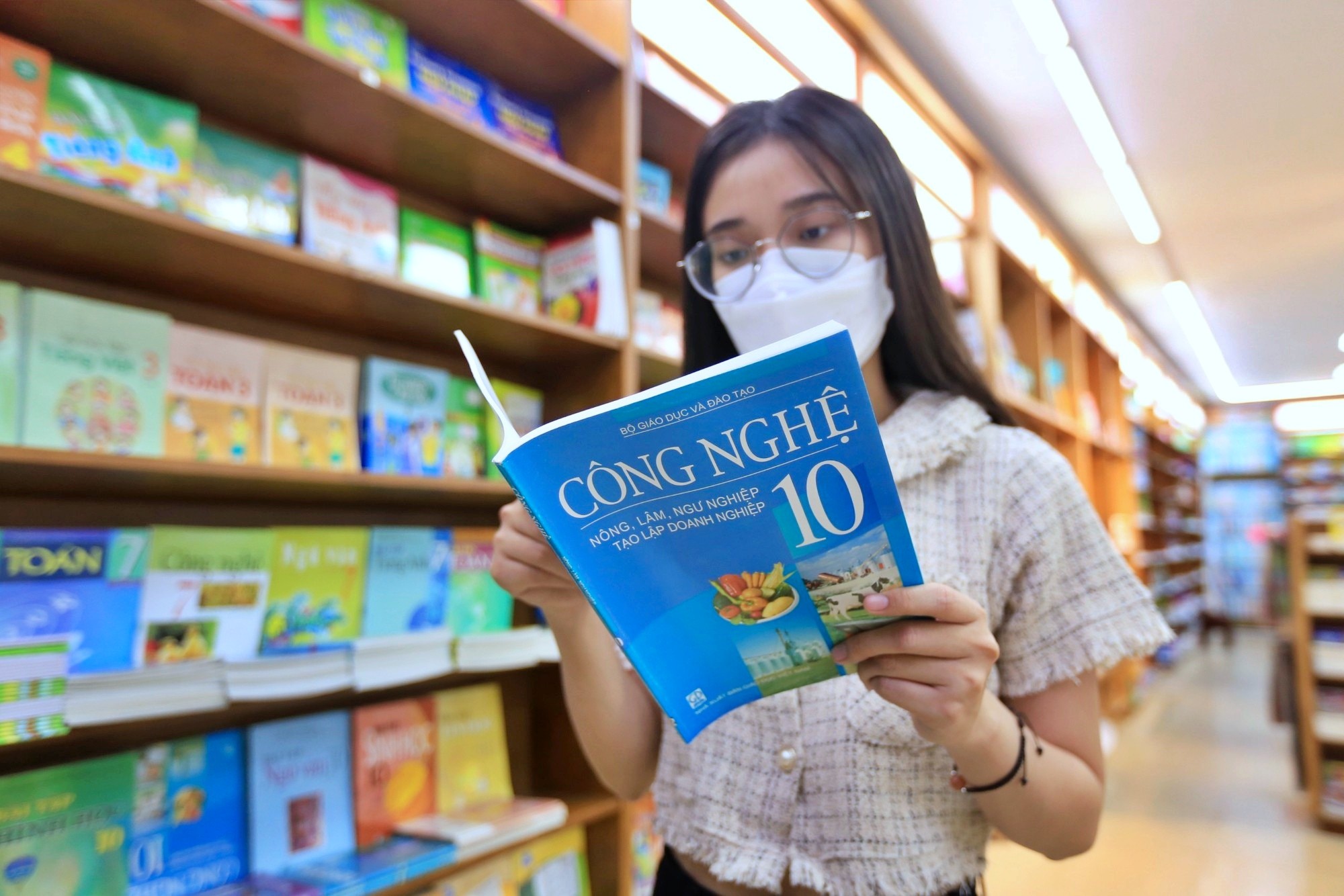 sach-giao-khoa-1659171904.jpg