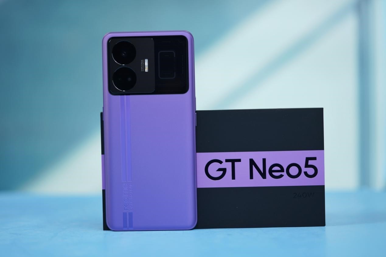 realme-gt-neo5-2-1682836157.jpg
