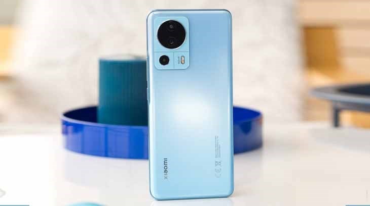 tren-tay-xiaomi-13-lite-4-730x408-1699930885.jpeg