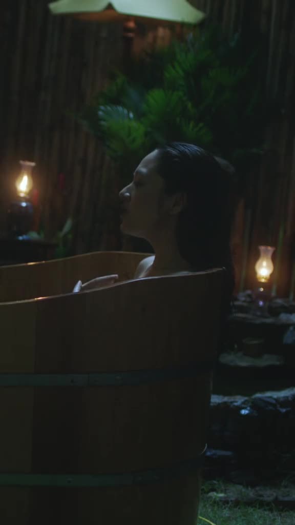 bao-anh-nam-bon-tam-hat-1684380390.mp4