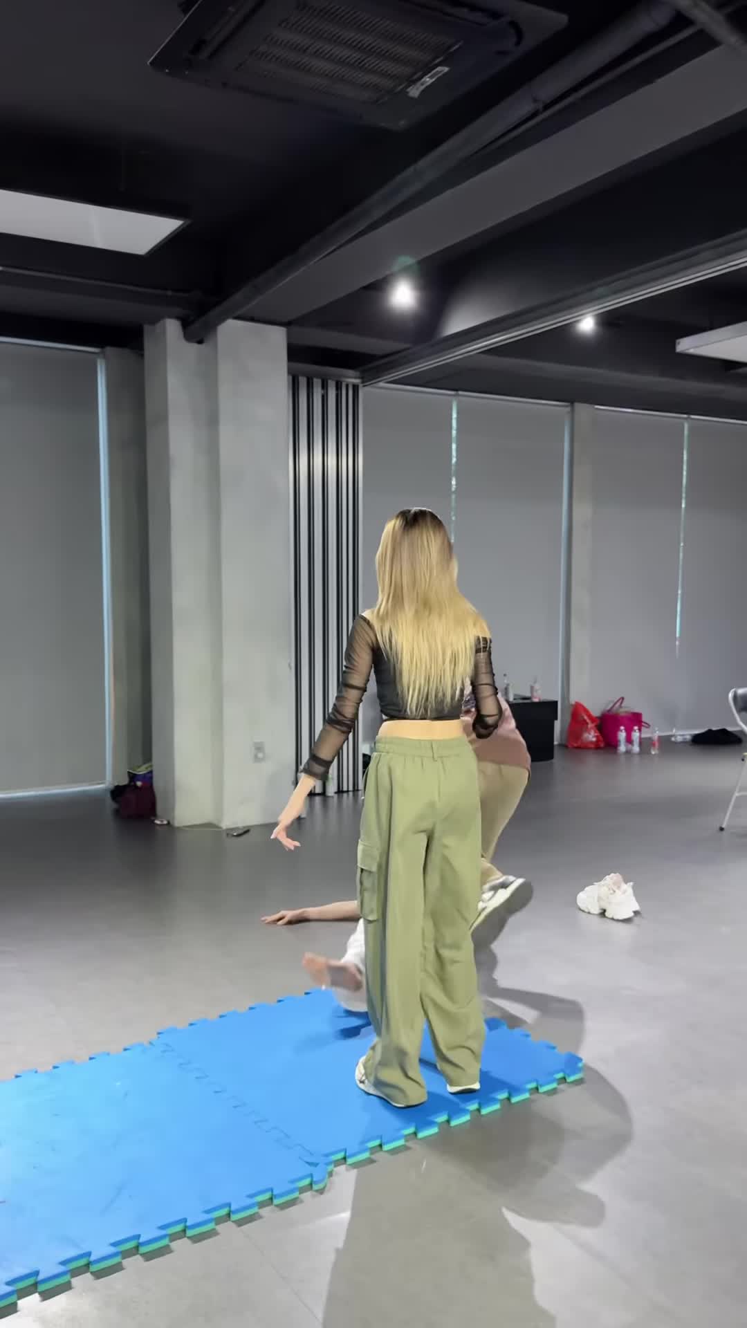 binh-luan-26-1705052982.mp4