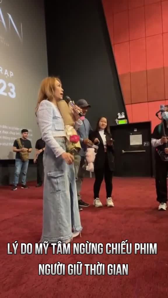 fan-trach-vi-ngung-chieu-phim-tai-lieu-my-tam-dap-tra-bang-1-bai-hat-1681702032.mp4