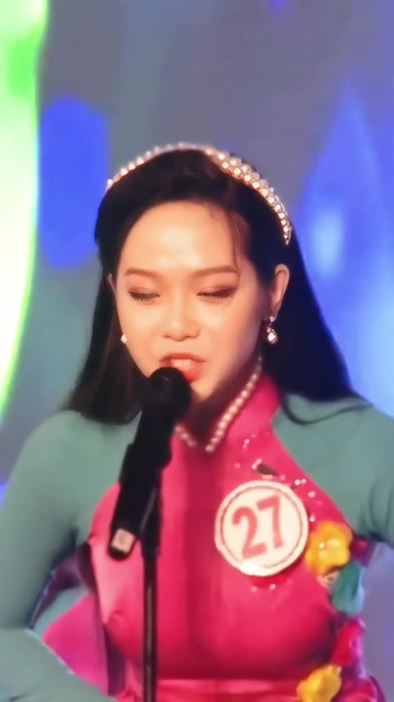 hau-tranh-cai-vi-tham-my-fan-tung-thoi-thanh-thuy-thi-hoa-khoi-nhan-sac-cung-than-thai-da-qua-an-tuong-1693020654.mp4