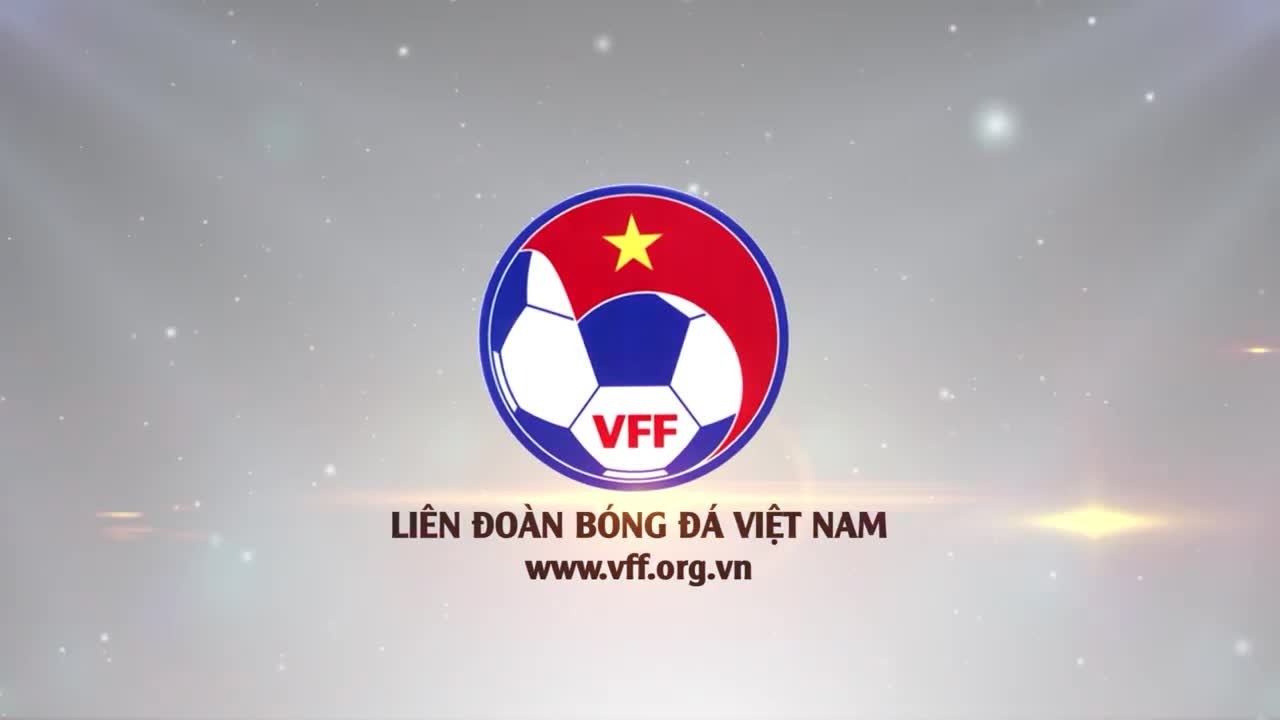 hlv-troussier-gui-gam-thong-diep-cho-cac-hoc-tro-huong-den-tran-dau-voi-philippines-1700123333.mp4
